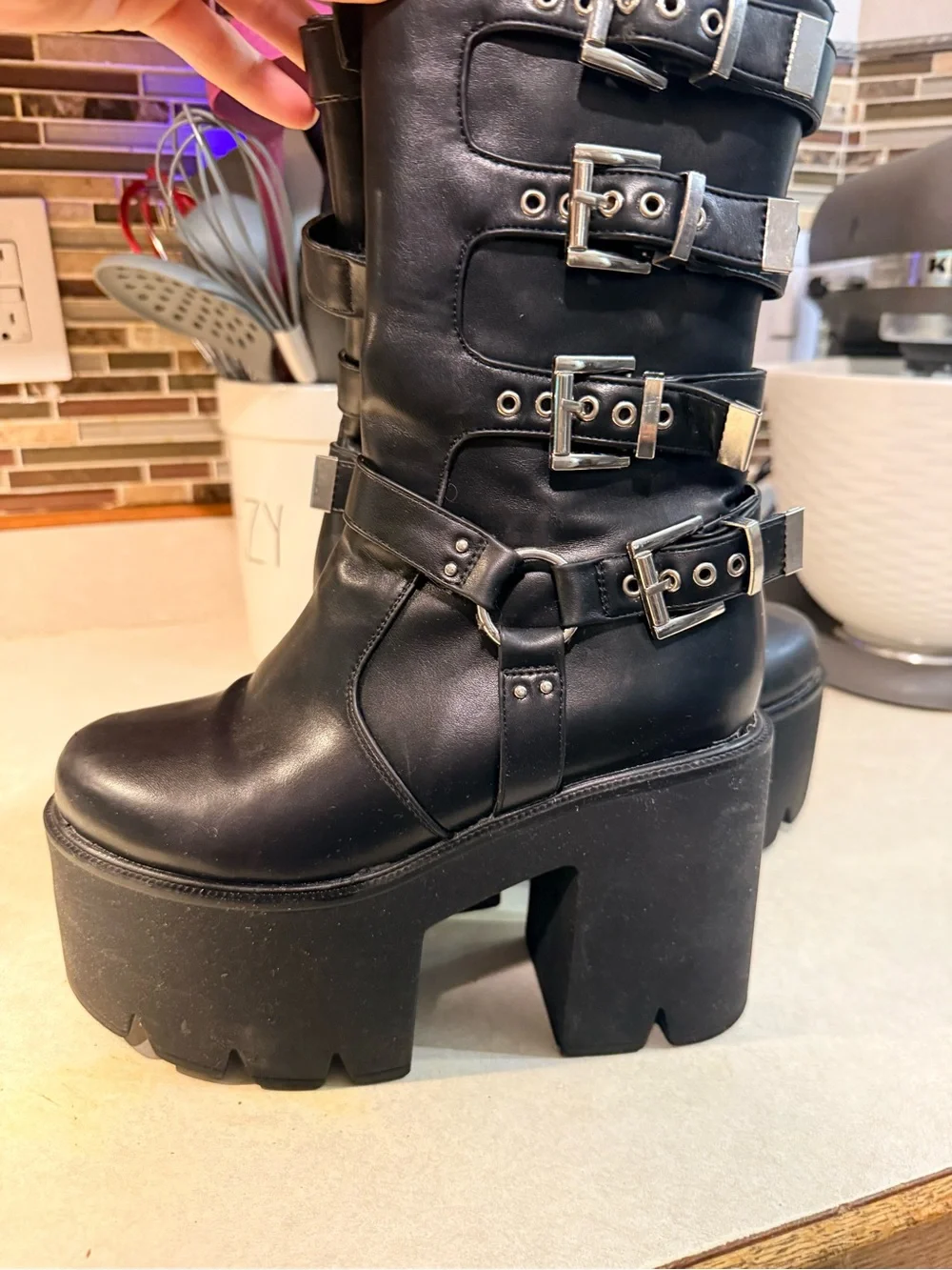 LAMODA leather boots